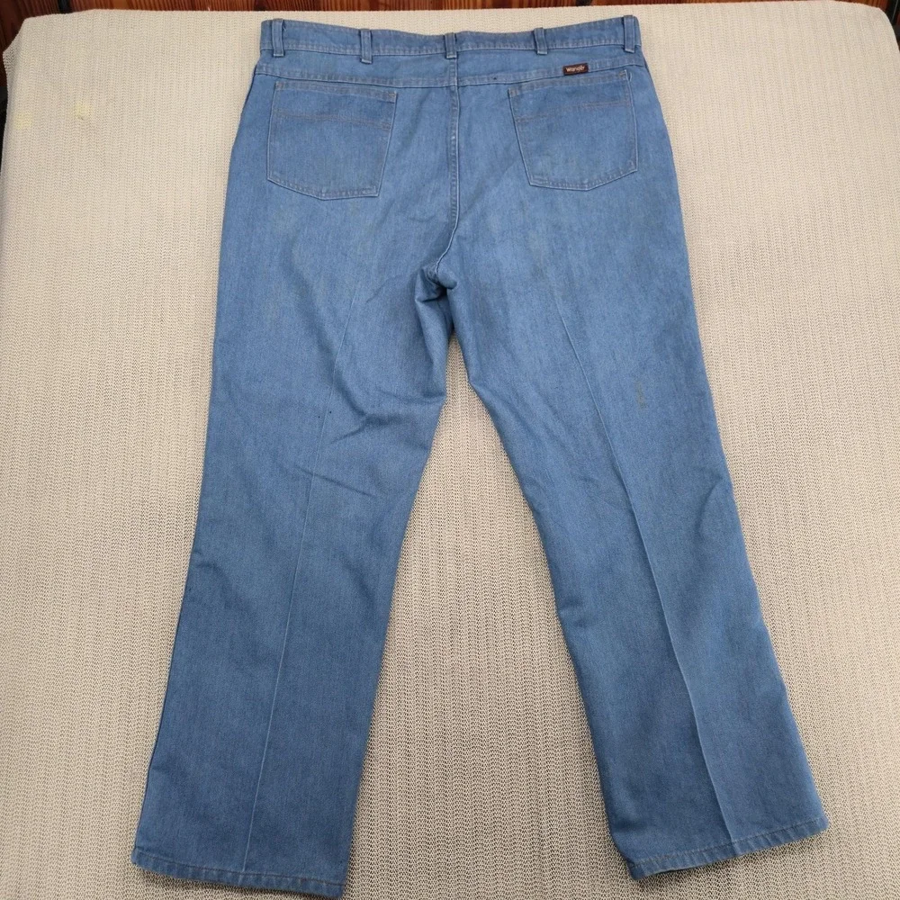 Vintage Wrangler Jeans Mens 42x30 Light Wash Blue Relaxed Fit Straight Leg Denim